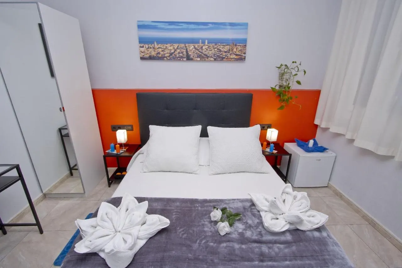 Barcelona City Centre Hostal Konukevi