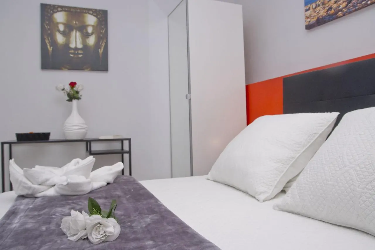 Barcelona City Centre Hostal Guest house