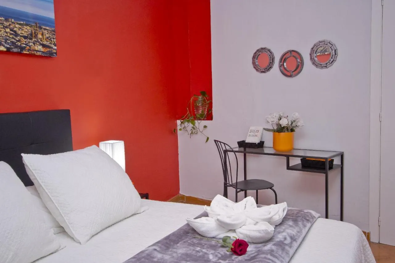 Barcelona City Centre Hostal Konukevi