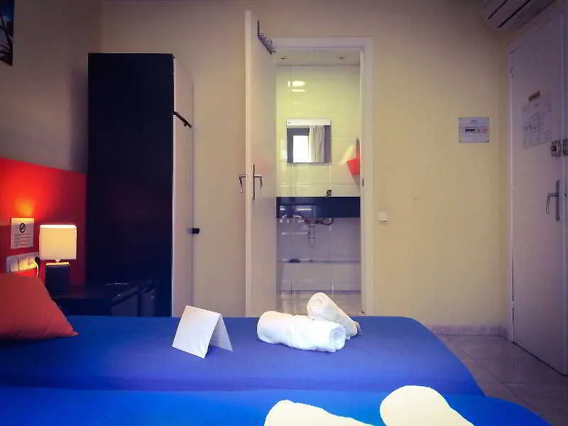 Barcelona City Centre Hostal 2*,