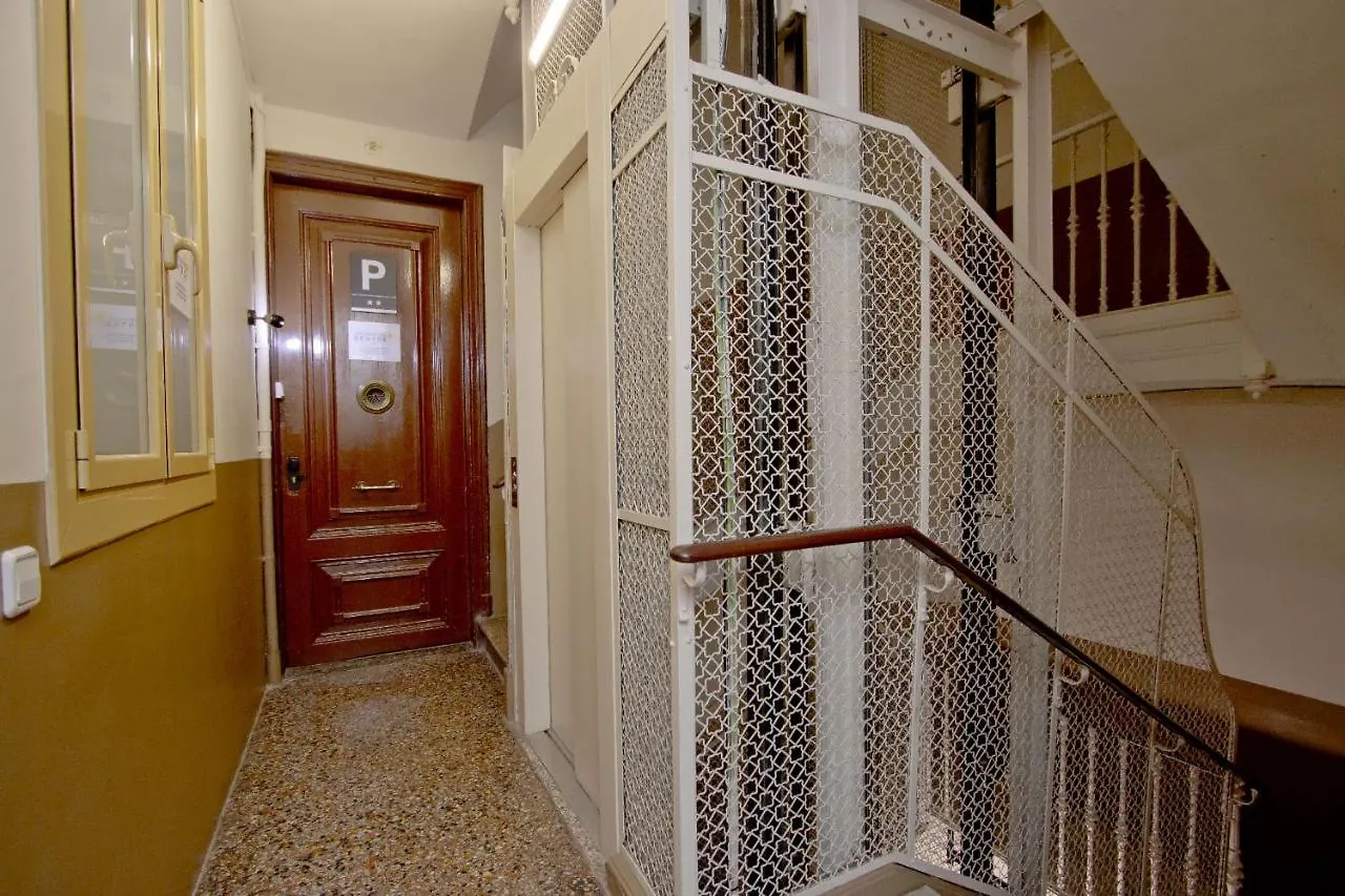 Barcelona City Centre Hostal