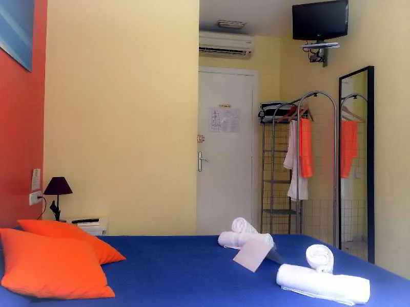 Barcelona City Centre Hostal Guest house